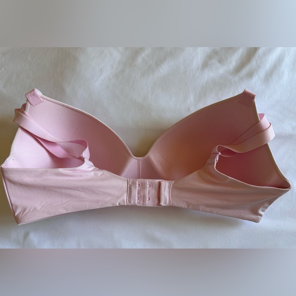 Victoria’s Secret lightly lined wireless bra